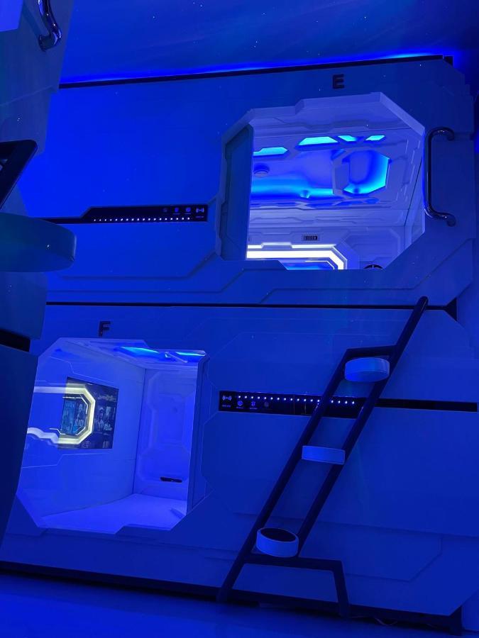 Bmax Spacepods Sleep In Space - 4Mins From Mactan Airport Lapu-Lapu City Exterior foto